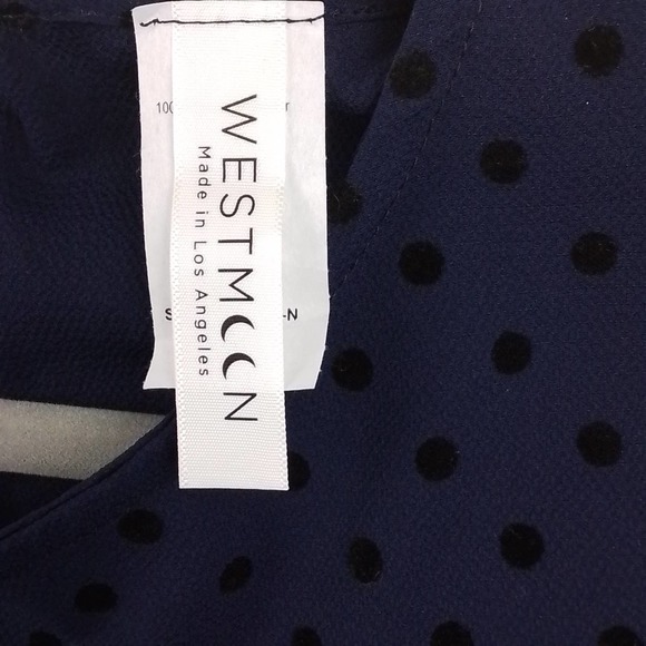 West Moon Sleeveless Blouse Size Small in Blue w/ Black Polka Dots - Picture 11 of 11
